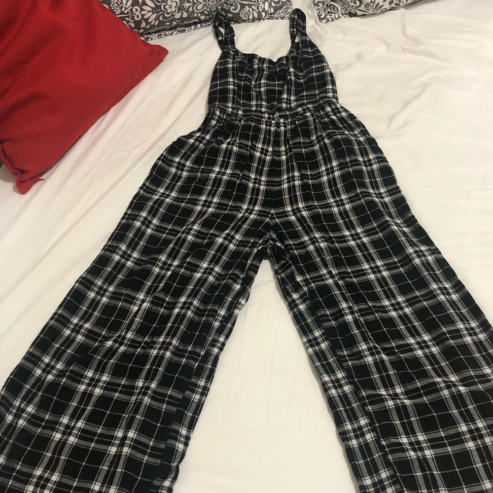 BLACK PANT SUIT.